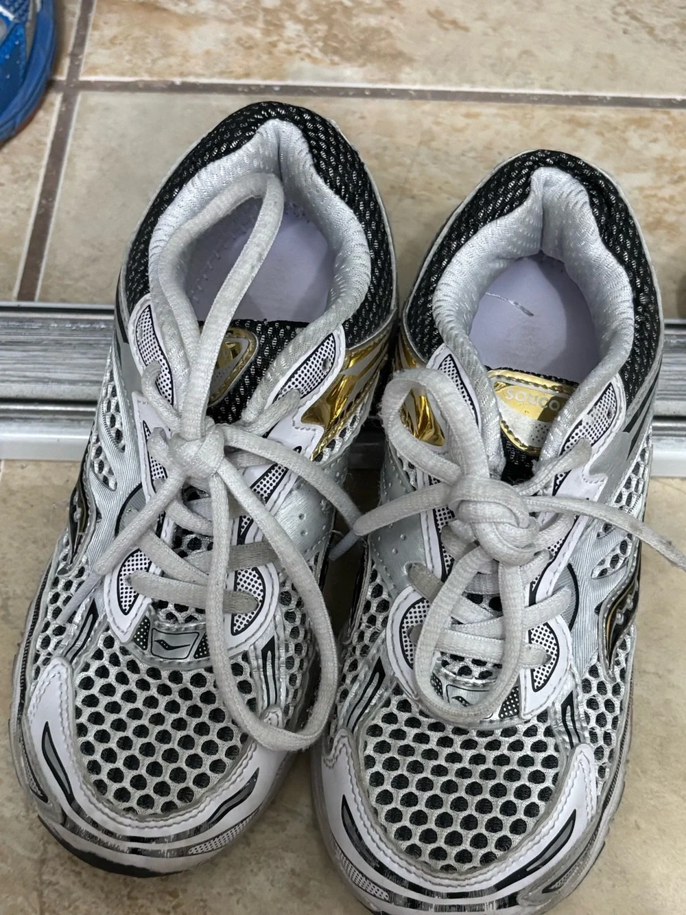 Saucony White Black Gold Kids Running Shoes